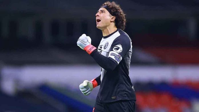 Guillermo Ochoa cumple 18 años en primera división