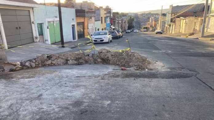 Vecinos de la obrera hartos de los retrasos en los trabajos del OOAPAS