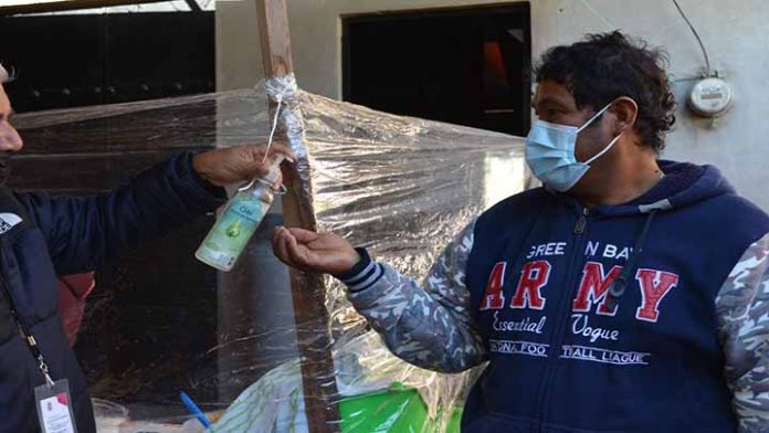 Vigilan cumplimiento de medidas sanitarias en mercados de Tarímbaro