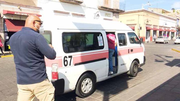 Pasaje gratis a gente con cáncer tras aumento de tarifa en Transporte de Michoacán