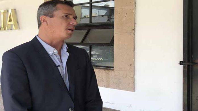 Tras confrontación de normalistas y policías, AIEMAC aplaude uso de fuerza pública