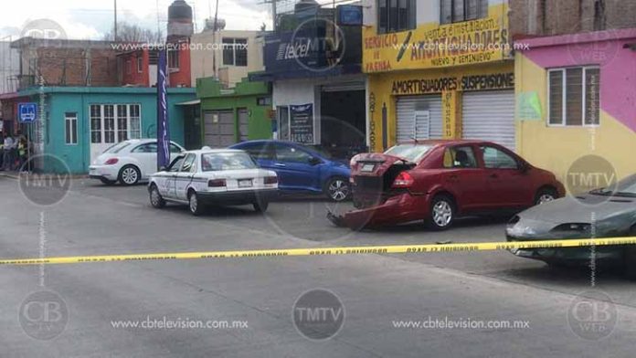 Taxista muere de infarto y choca dos autos en la Periodismo