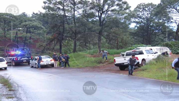 Hallan dos ejecutados en la carretera Uruapan-Lombardía