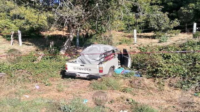Hallan a dos ejecutados con el tiro de gracia en Ziracuaretiro