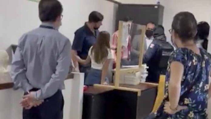 Niñas mexicanas que se querían llevar a Israel ya están en casa