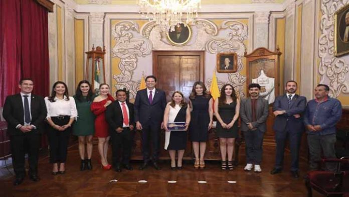En Morelia entregaron “Llaves de la Ciudad” a ministra Loretta Ortiz Ahlf