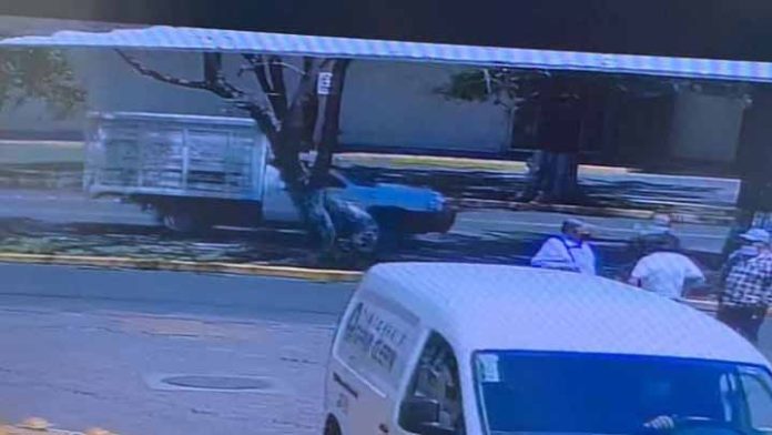 En Morelia atropellan a reportera y el conductor se da a la fuga