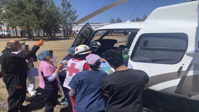 Trasladan paciente grave en aeronave al Hospital de la Mujer