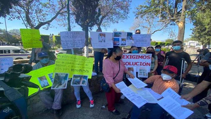 No queremos morir así; pacientes dializados exigen solución inmediata