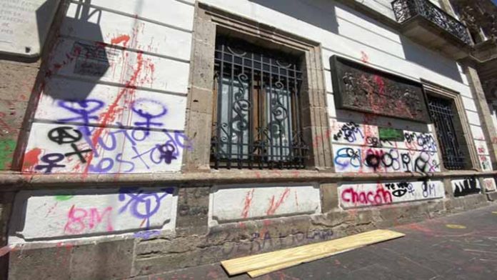 Comerciantes de Morelia piden establecer diálogo con las colectivas feministas