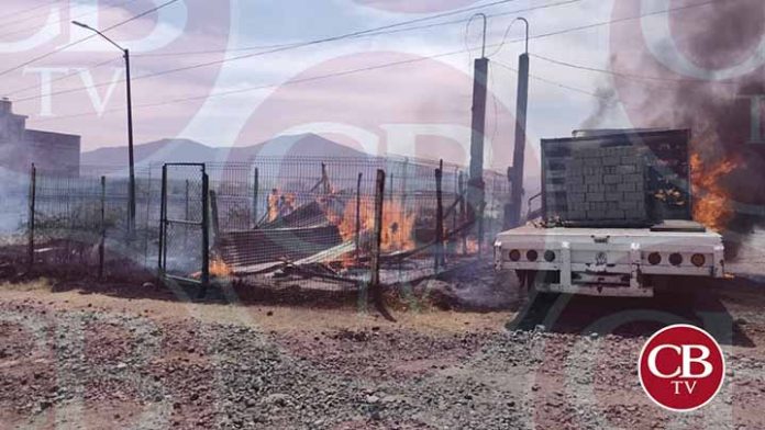 Se quema choza y alcanza un camión de materiales en Morelia