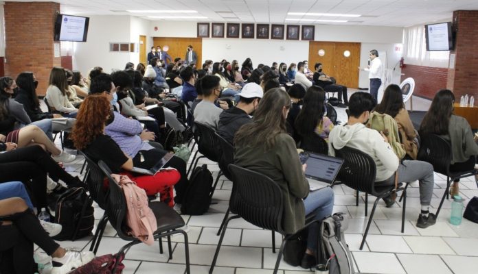 FGE charla sobre Psicología Jurídica y Protocolo de Estambul con universitarios