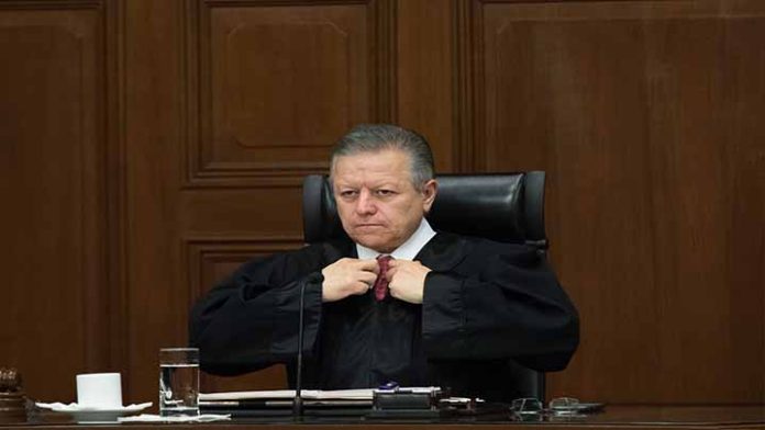 Asegura Arturo Zaldívar que “las mujeres están tirando el patriarcado”