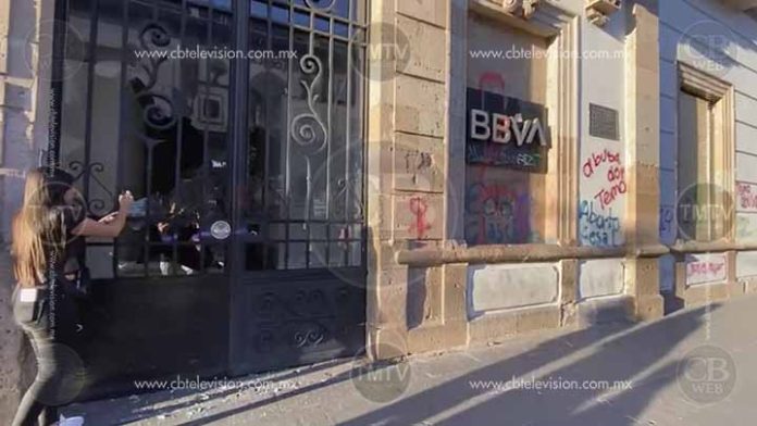 Entre las marchas y pintas del 8M en Morelia, hay opiniones divididas
