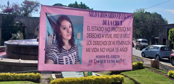Se cumplen 3 años del asesinato de Nilda; colocaron lonas en Palacio de Gobierno y en las Tarascas