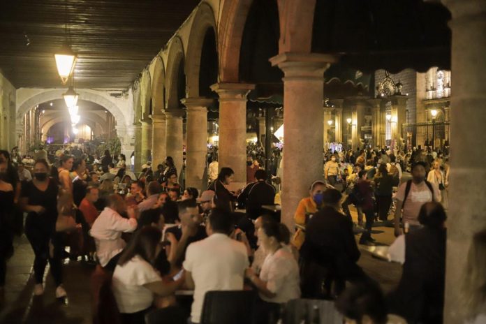 Comerciantes de Morelia esperan derrama económica de 132 mdp en Semana Santa