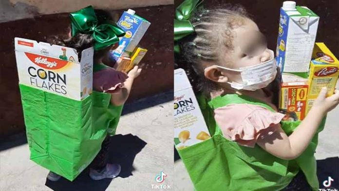 Video: Niña se viste de bolsa de mandado, se hace viral