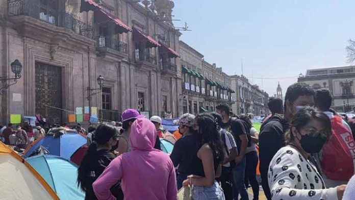 “Que Yarabí diga si tiene ganas de estar ahí, porque nosotros no le vemos ni poquitas ganas” Normalistas