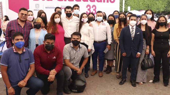 Apoya gobierno de Zitácuaro a alumnos destacados para que visiten la Cámara de Diputados