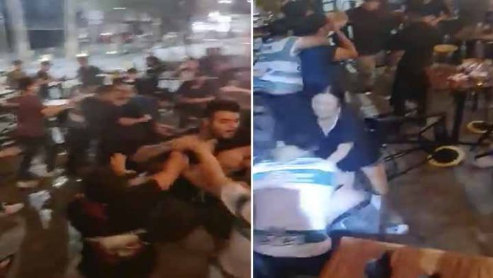 Video; jóvenes desatan pelea dentro de un bar