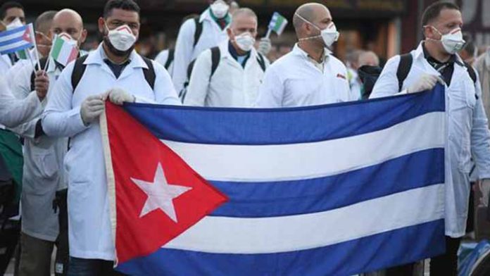 Piden en EUA que investiguen envío de médicos cubanos a México