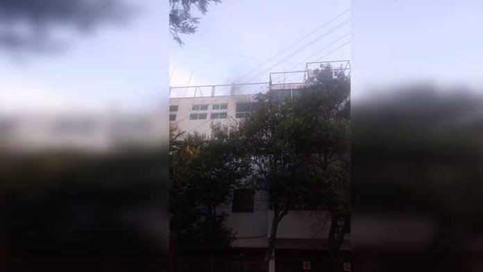 Reportan incendio de departamento en Iretiticateme