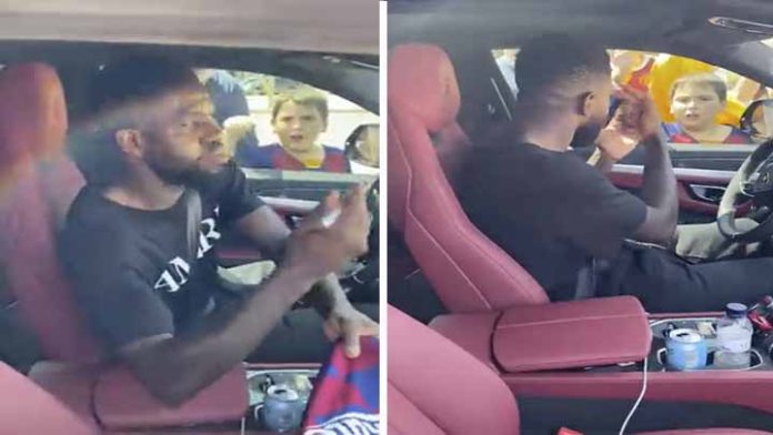 Tunden a Samuel Umtiti por pedirle a niño que no toque su coche