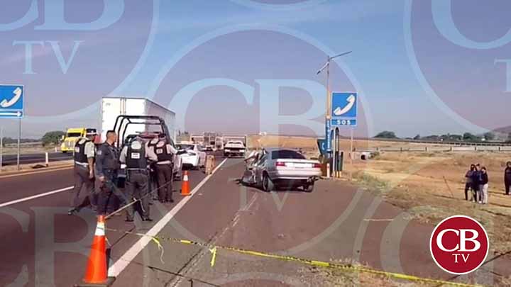 Joven de 22 años muere al chocar su auto con un tráiler en los límites de Michoacán y Guanajuato Joven de 22 años muere al chocar su auto con un tráiler en los límites de Michoacán y Guanajuato