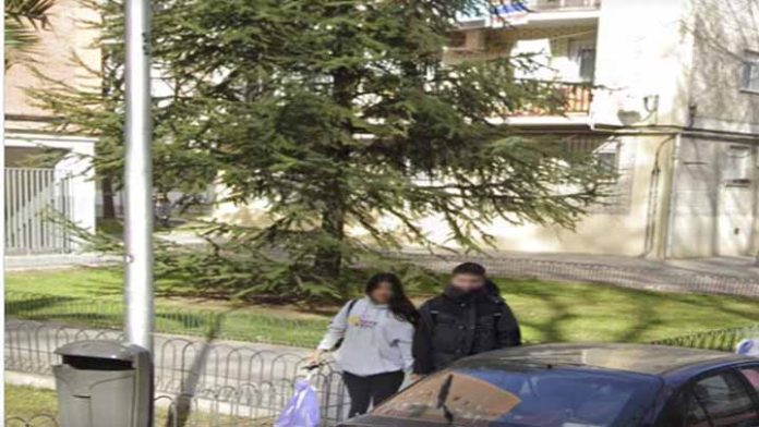 Google Maps delata a joven tomada de la mano de su ex; se veían a escondidas