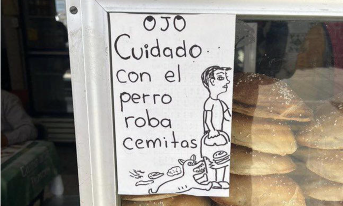 Perrito roba cemitas
