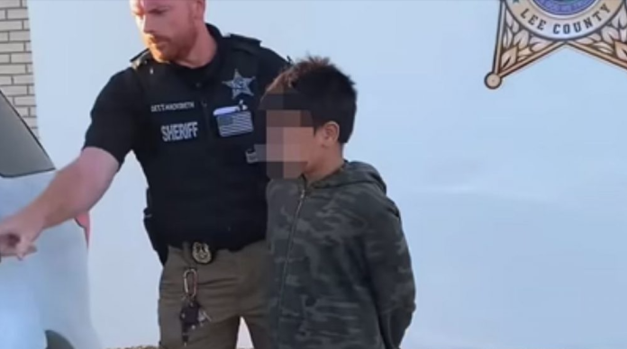 Un niño de 10 años fue arrestado