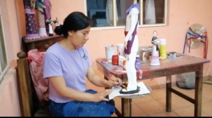 De Capula para el mundo: artesano michoacano logra llevar su trabajo a E.U.A