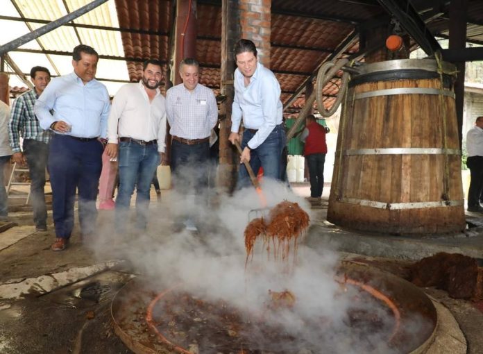 Refrenda Alfonso Martínez respaldo a Tumbisca y comunidades de Morelia