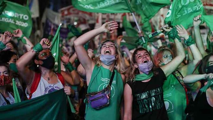 En Guerrero se aprobó la despenalización del aborto con 30 votos a favor.