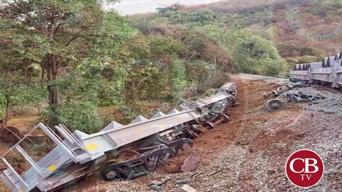 Descarrila el ferrocarril en Taretan
