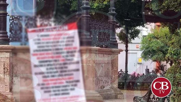 Colocan mantas en Zamora en contra de mandos policiacos