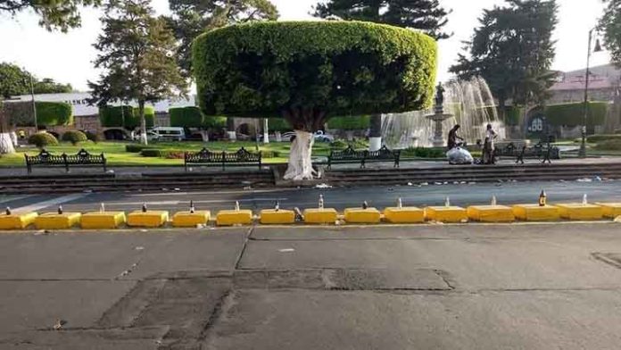 Dejar sucio para celebrar esta bien, “rayar” para exigir está mal, acusan ciudadanos tras triunfo del Atlético de Morelia