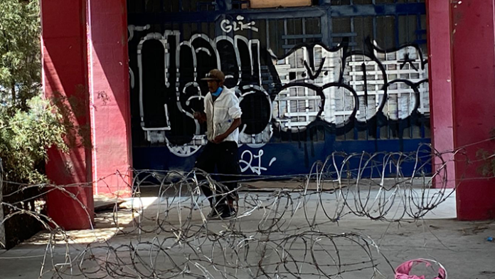 Basura, grafitis, y hasta indigentes viviendo en el Cereso valuado en más de 347 mdp