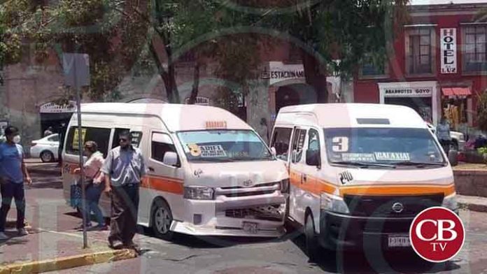 Fuego amigo” Combiero choca a su colega en la Morelos Norte