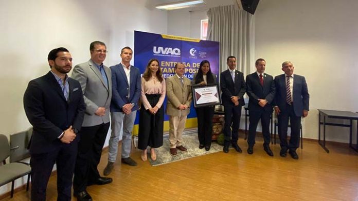 Posteriormente se buscará la acreditación nacional de carreras de la UVAQ, siendo Gastronomía y Medicina las siguientes.