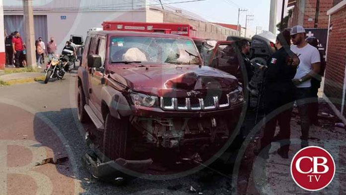 Volcadura deja cuatro heridos en Uruapan