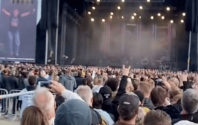 Joven se burla de un concierto de Guns N’ Roses y es atacado por los fans de la banda