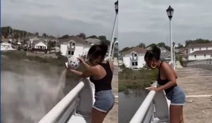 Mujer tira las cenizas de su suegra como venganza porque su esposo le era infiel