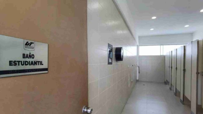 Inauguran baño sin distinción de género en Monterrey
