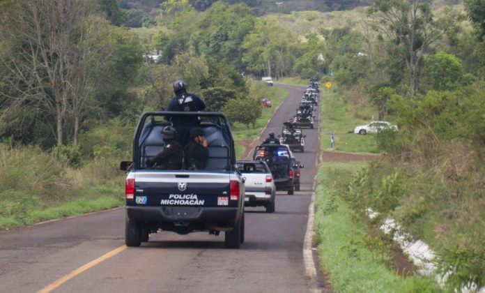 Retoman libre tránsito en carretera Ario- La Huacana