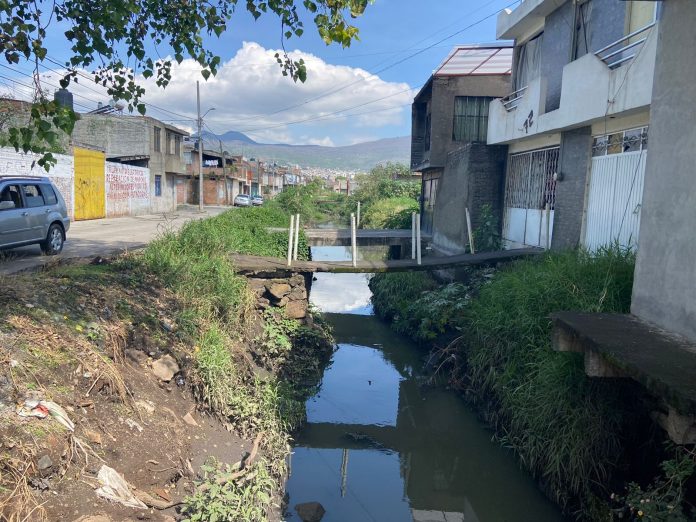 Por inundaciones, a doña Rosa nomás le quedó la cama
