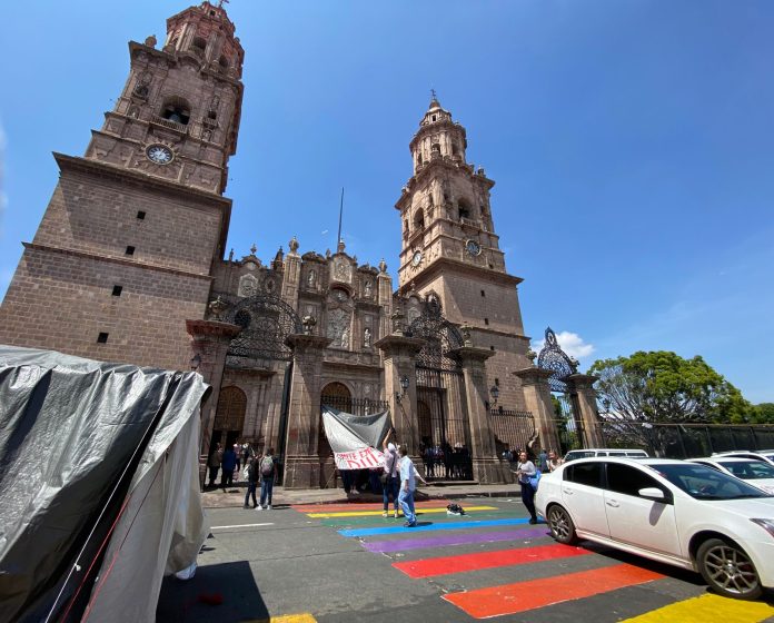 Más que enojados, tristes los ciudadanos por imagen del plantón