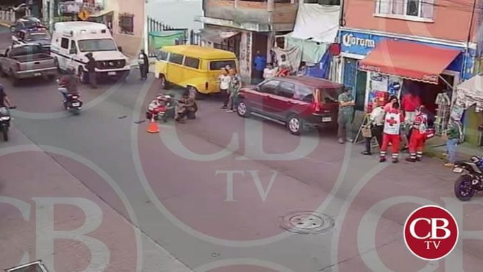Choque de motos deja dos heridos en Morelia