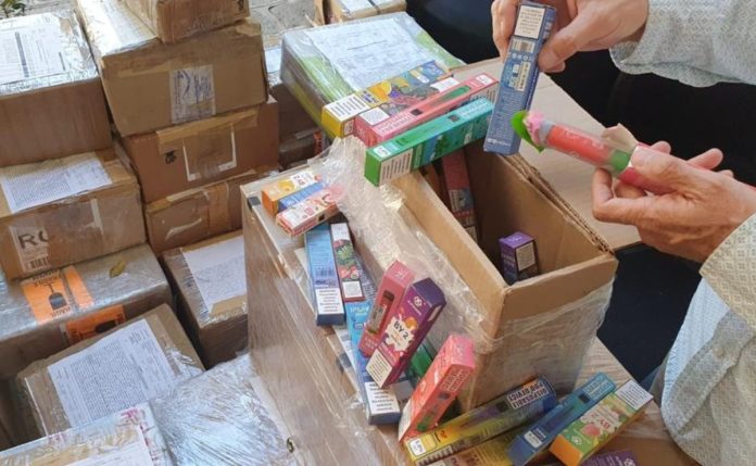 vapeadores en tianguis y mercado negro