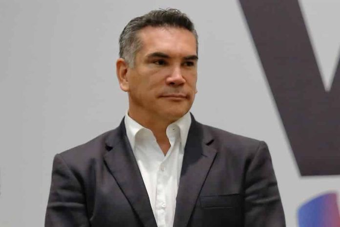 Juez admite amparo de 